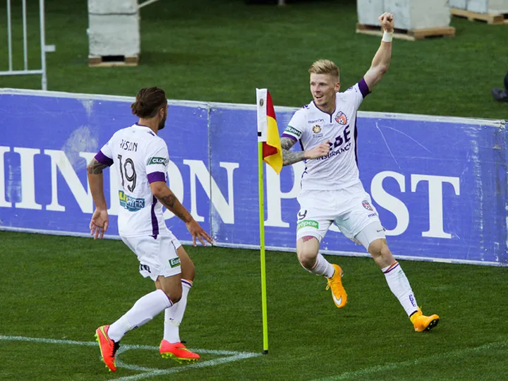 Glory nick opening-day win late on