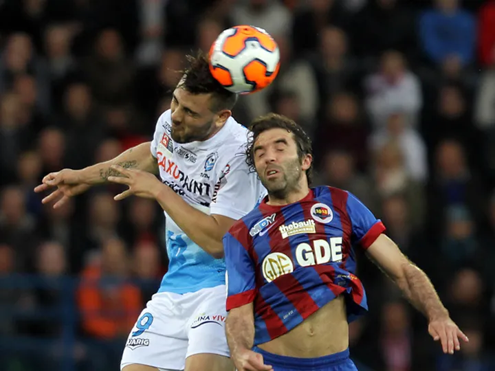 Delort frustrated by Tours position