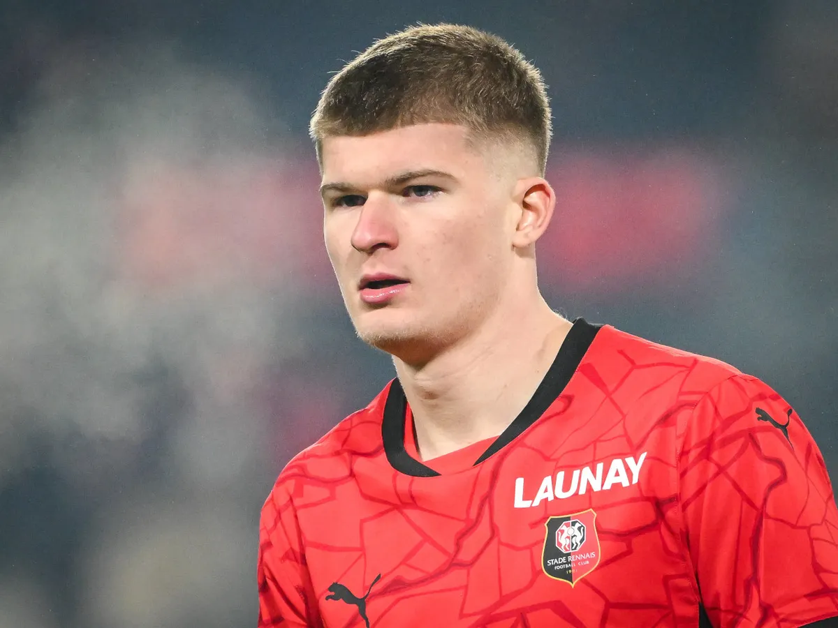 Wolves transfer news: Molineux side 'desperate' to beat Championship rivals to £10m-rated midfielder