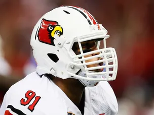 Eagles sign first-round pick Smith