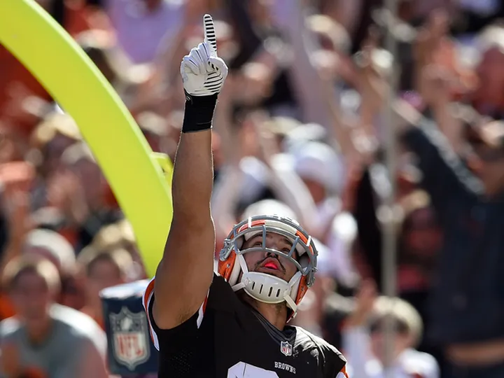 Tate leads Browns to win