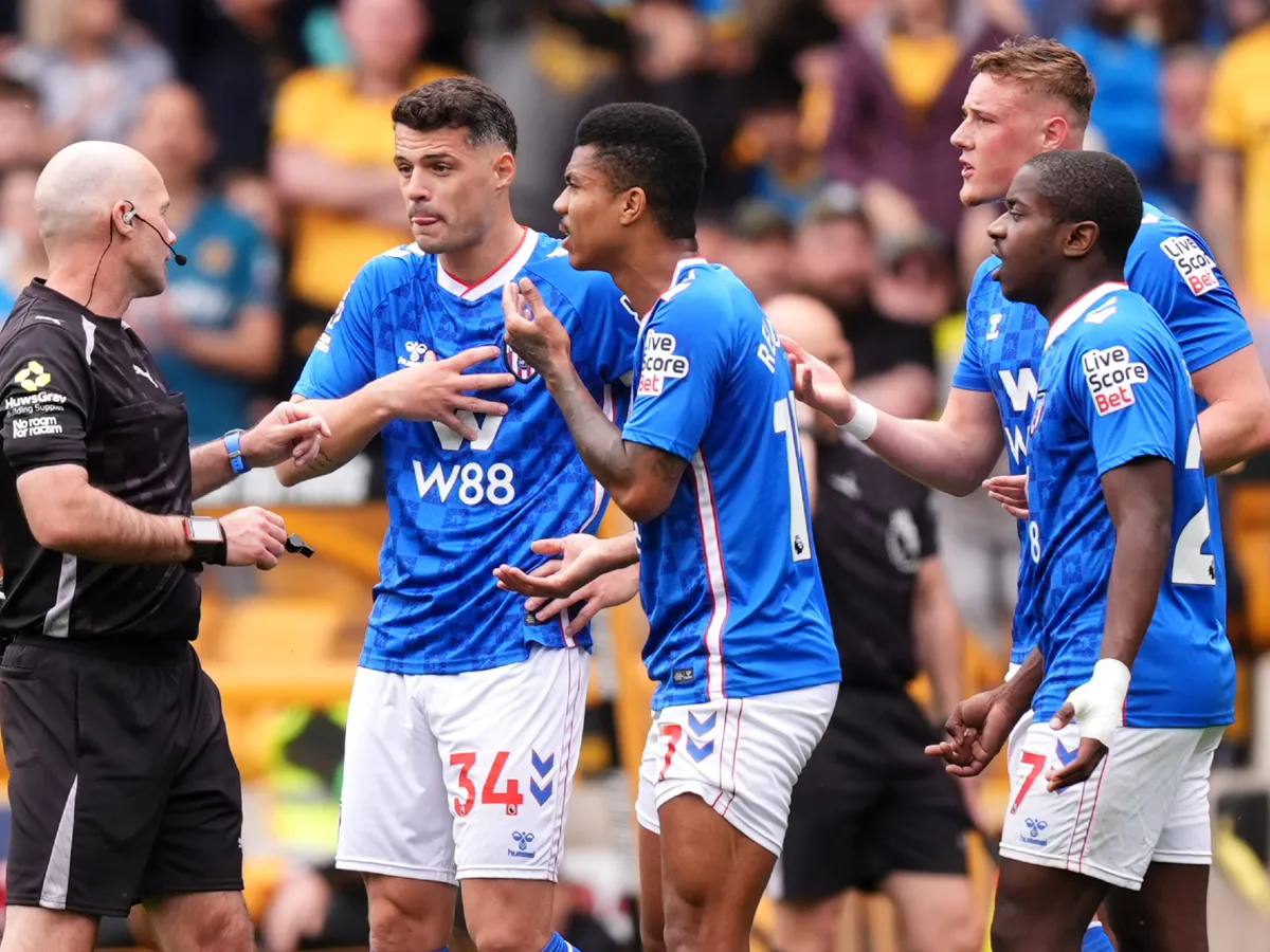 Man United, Chelsea handed major early suspension boost after Lisandro Martinez hair-pull repeat