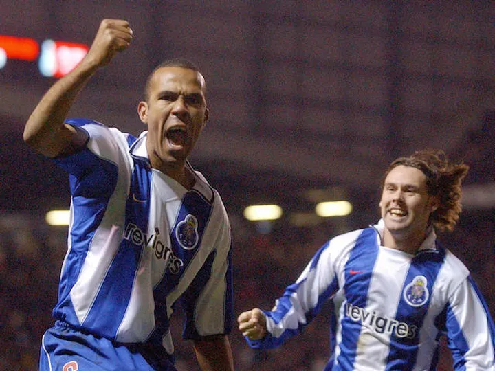 OTD: Mourinho sprints down Old Trafford touchline