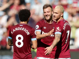 Man Utd crumble to defeat at West Ham