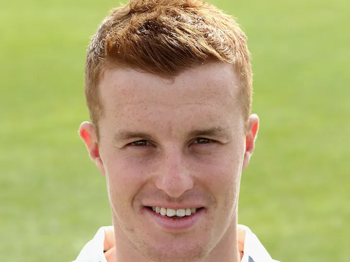 Tom Milnes joins Derbyshire