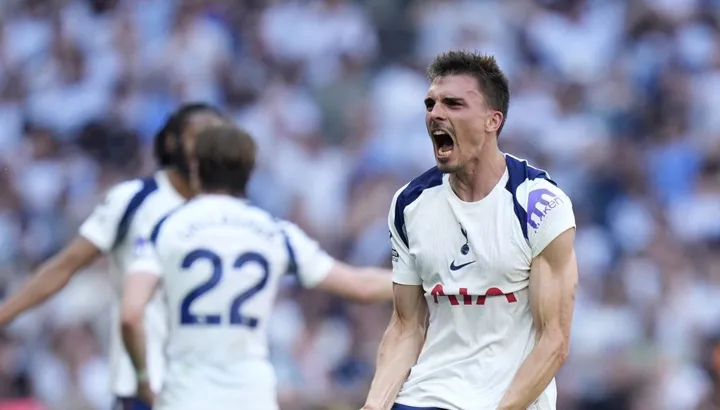 Sunday's Premier League results and roundup: Spurs survive, West Ham relegated as Chelsea miss out on Europe