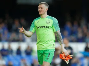 Hughes: 'Pickford should have been sent off'