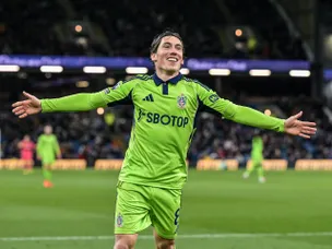 Five-goal thriller: Hope for Parker's Burnley despite seventh consecutive defeat