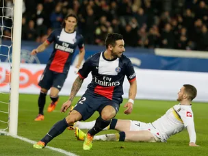 Lavezzi stars as PSG cruise past Valenciennes