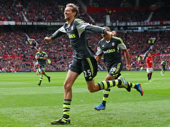 Crouch backs wife to win 'Strictly'