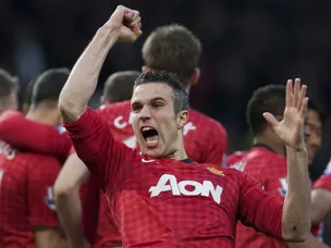 Van Persie starts against Arsenal