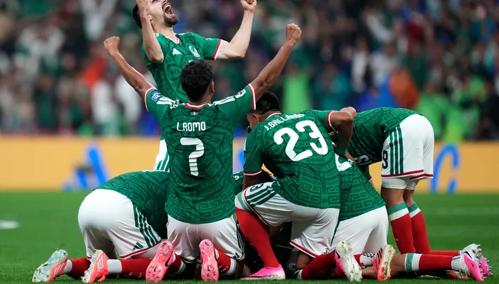 Mexico continue stunning World Cup run with four wins and zero goals conceded