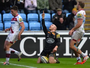 Sale stung by five-star Wasps
