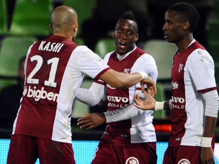 Metz give survival hopes a boost