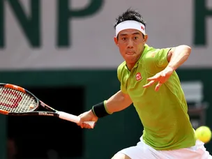 Nishikori holds off Verdasco fightback