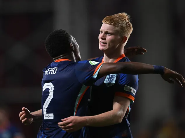 Chelsea battle three PL clubs to sign £25m-rated midfielder