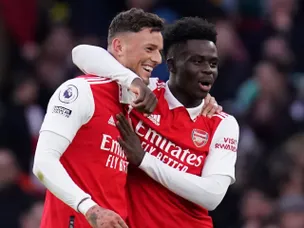 Terrific timing! Arsenal star in 'full training' before City as hotel video released