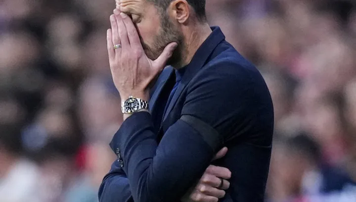 Man United urged to stick with Michael Carrick - but horrific statistic shows extent of team's struggles