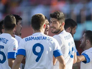Greece overcome Mexico