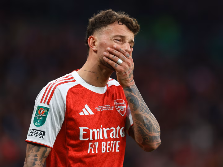 Arsenal weighing up 'shock' move in search for White replacement