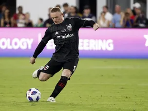 Wayne Rooney scores stunning set-piece winner for DC United