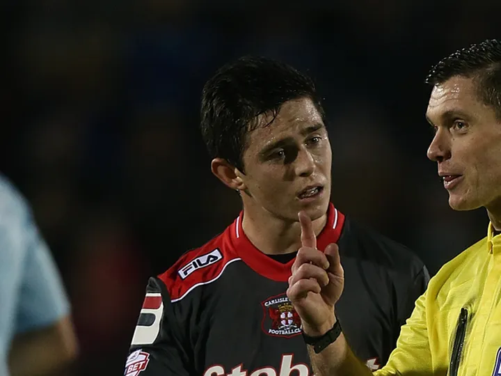 Carlisle extend Redmond loan