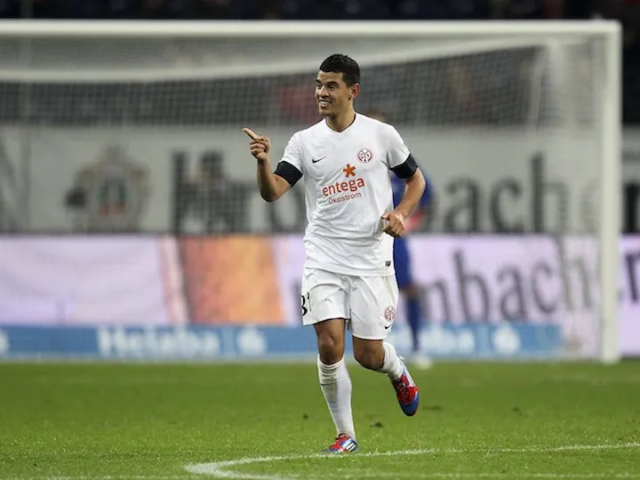 Ten-man Mainz win at home