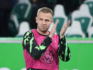 Agent namechecks Leeds, Wolves as admirers of Slovakia international