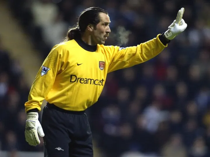 Seaman: 'Arsenal must beat Man United'