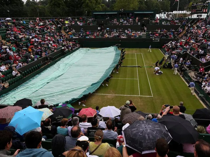 Wimbledon to put roof on number one court