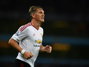 Schweinsteiger handed first United start