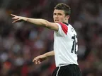 Carrick: 'I'd consider England return'