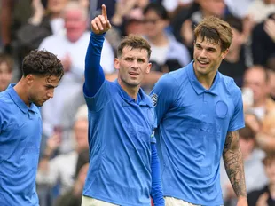 Arsenal pecked by the Seagulls as Everton, Newcastle win - Saturday's Premier League roundup