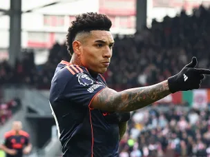 Dyche masterclass: Forest beat Bees in key PL game in race for survival