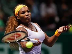 Williams strolls into Rome semis