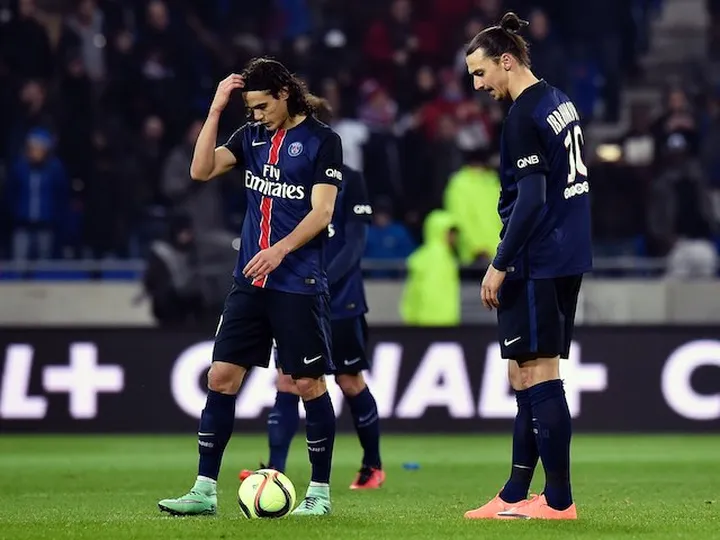 PSG lose unbeaten record at Lyon