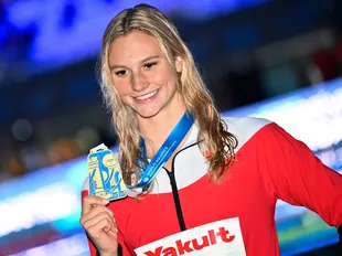 Summer shines bright: Canadian teen smashes second swimming world record