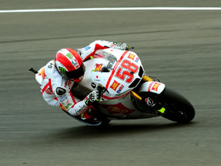 Result: Stoner victorious in Valencia