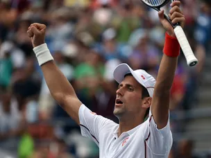 Djokovic secures Murray clash