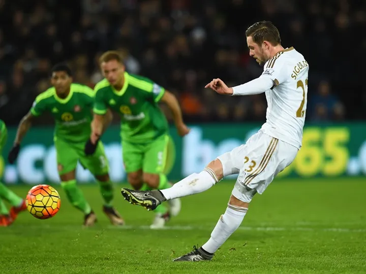 Swansea 'turned down China bids for Sigurdsson'