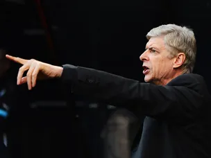 Wenger attends Barcelona match