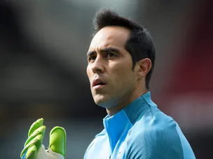 Claudio Bravo display pleases Guardiola