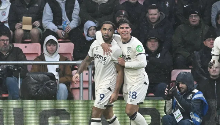 West Ham make transfer decision on striker : Latest transfer news and rumours today