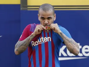Dani Alves in line to make second Barcelona debut against Linares