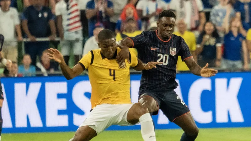 Chelsea 'battle' Liverpool to sign £35m defender