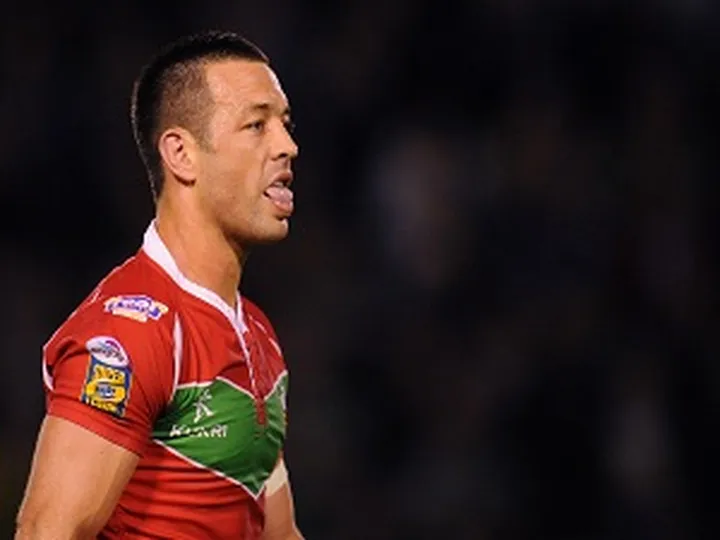 Hull KR sign Lincoln Withers