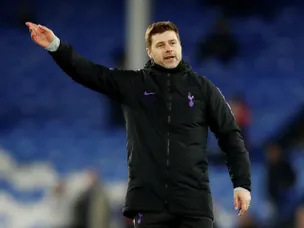 Tottenham boss Pochettino shows his romantic side on wedding anniversary