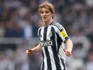 Advantage Arsenal? Gordon transfer stance 'revealed' ahead of summer window