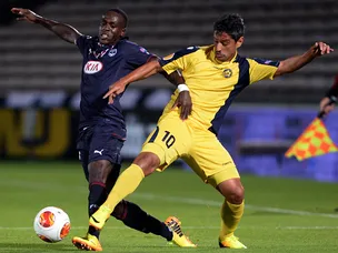 Maccabi qualify for last 32