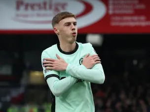 Chelsea survive late Luton fightback to claim narrow victory